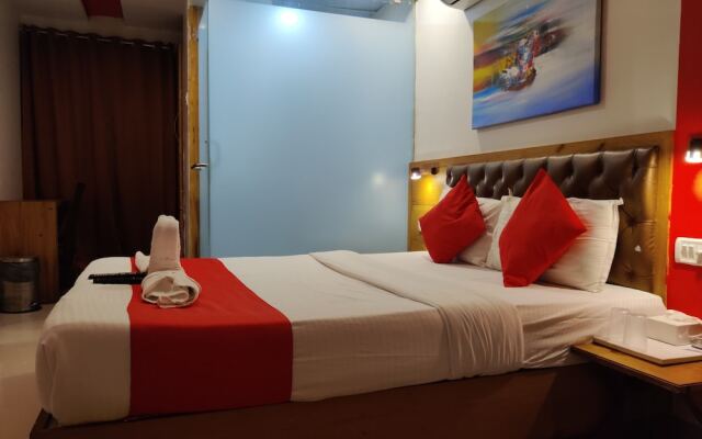 OYO 8490 Hotel Grandeur