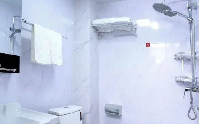 Kelining Chain Hotel(Luozhuang Baoli Wealth Plaza Store)