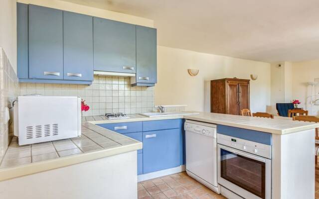 Secluded Holiday Home in Rustrel With Swimming Pool