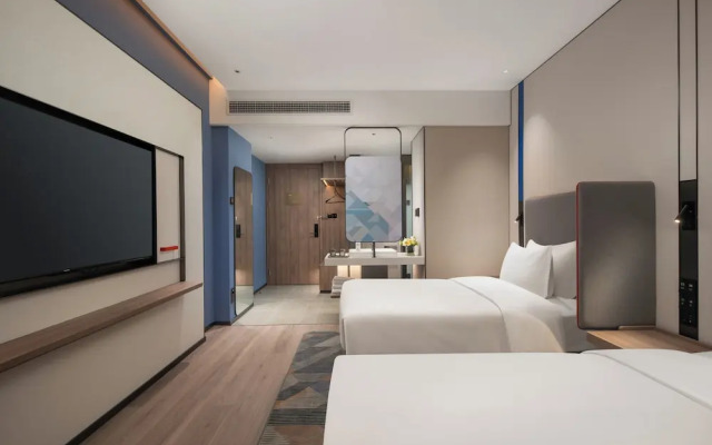 Holiday Inn Express Qingdao City Balcony by IHG