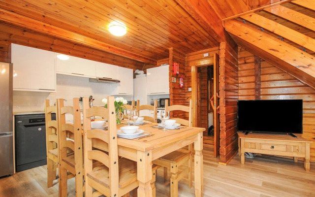 Lodge 32 - Cowslip