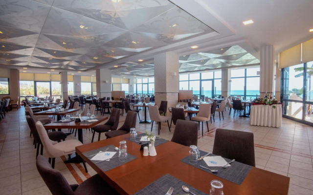 Themis Beach Hotel