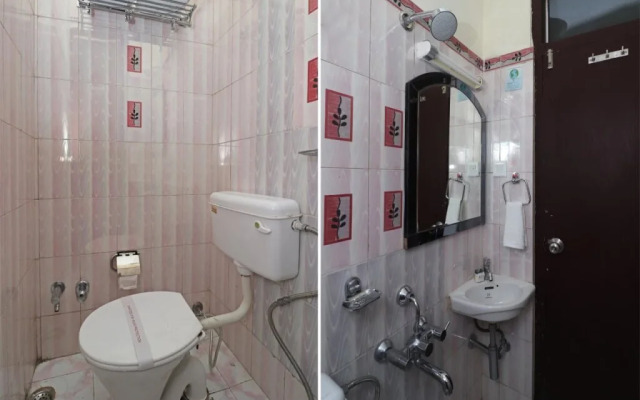 Hotel Binsar Rooms By OYO Rooms