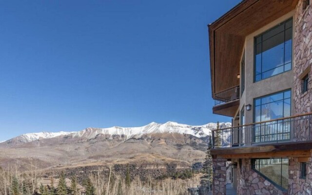 Slopeside Villa by Exceptional Stays