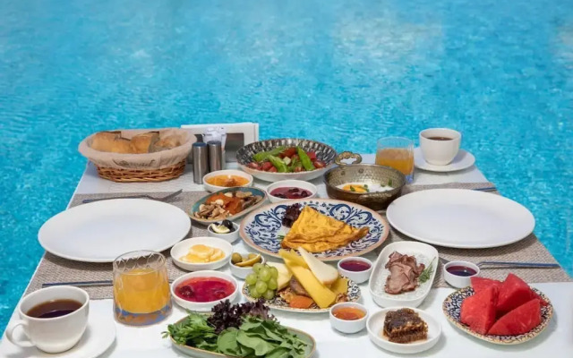 Enki Spinoza Thermal Resort Hotel