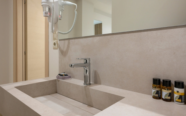 Trianon Luxury Apartments & Suites