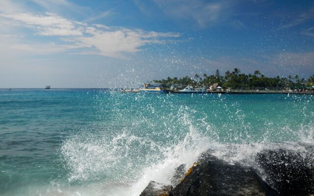 Holiday Inn Express Hotel & Suites Kailua-Kona by IHG