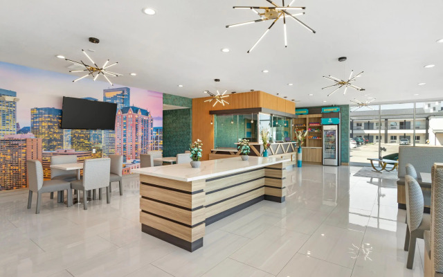 Clarion Pointe