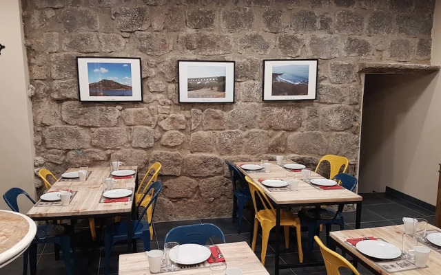 Logis Hôtel Yseria Historical Center