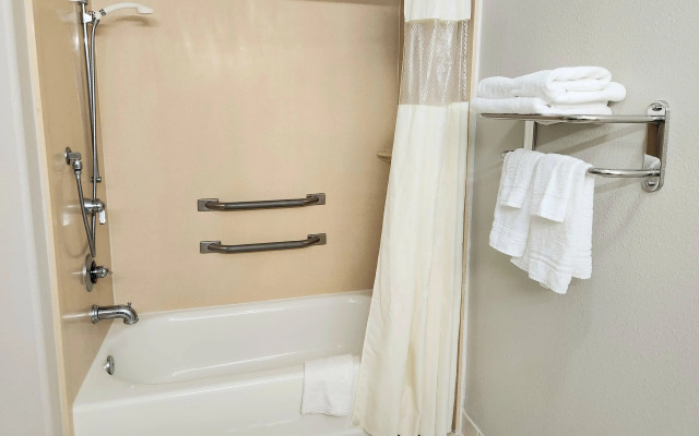 Days Inn by Wyndham LaPlace- New Orleans