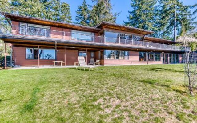 The Bridge and Balcony