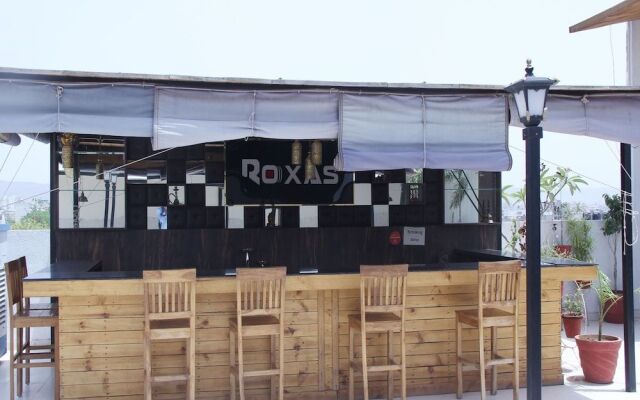 OYO 14353 Hotel Roxas