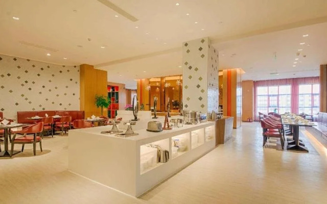 Ramada Encore Lingbao