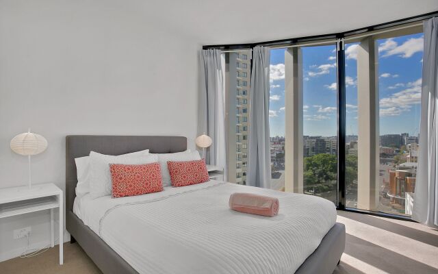 Stylish Resort Living In CBD