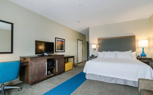 Flag Point Inn & Suites Pratt by FairBridge