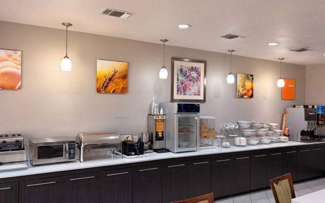 Comfort Suites Lewisville - Dallas