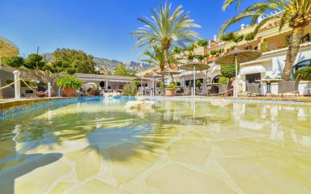 Apartment - 2 Bedrooms with Pool and Sea views - 104993