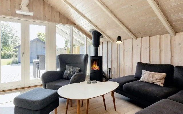6 Person Holiday Home in Vaeggerlose