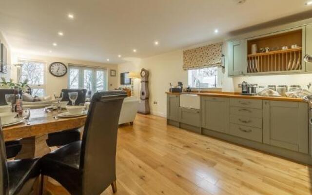 1 Sandy Lane