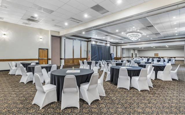 Seaport Inn and Suites