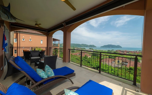 Altavista 4C 3 bdr 3 Bath Ocean View