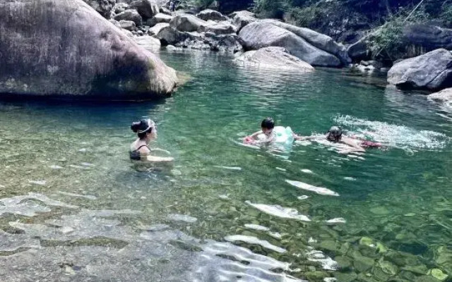 Anji Baofu Shiyou Homestay