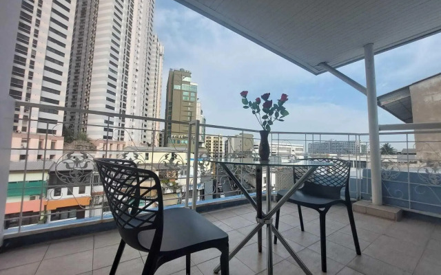 V Check Inn Sukhumvit 22