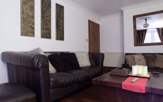 2 Bedroom Flat Near Edinburgh Playhouse