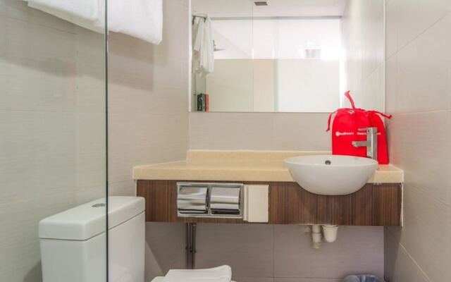 RedDoorz Premium @ Serangoon (SG Clean, Staycation Approved)