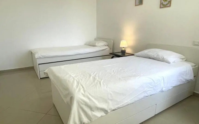 Sunny 3BR Apartment Golf Residence