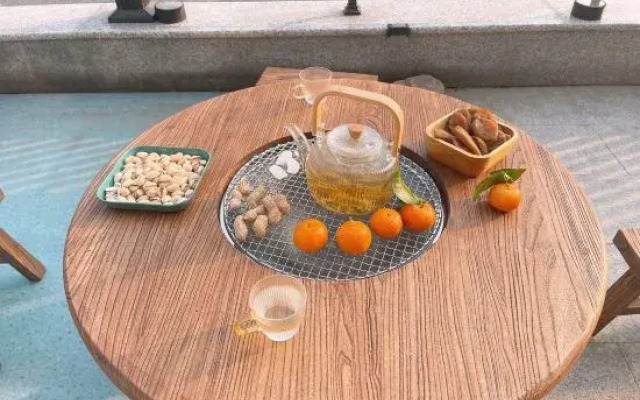 Anji semi-hidden b&B