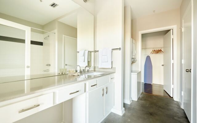 Reside Houston Dwntwn, Wyndham