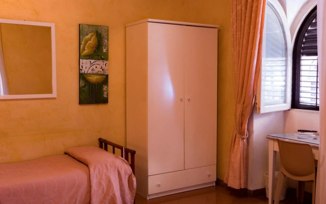 Hotel Joli