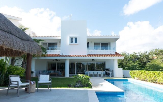 Casa Caleta, Surrounded by Nature, Ideal for Large Groups