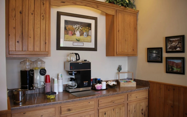 Jonathan Creek Inn and Villas