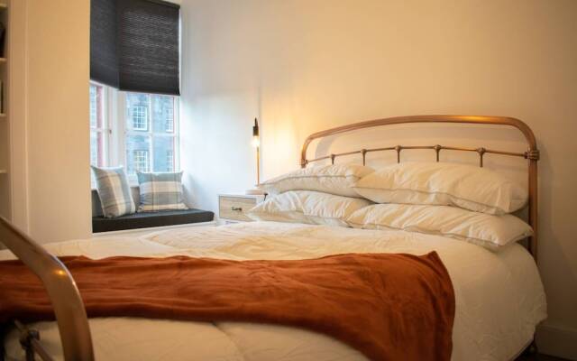 Authentic Homely 1 Bedroom Apartment on the Royal Mile