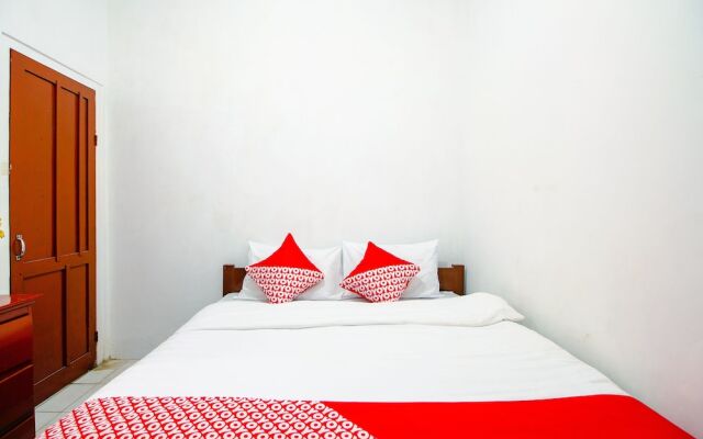 House 24 by OYO Rooms