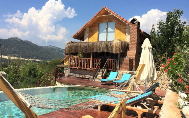 Villa Ceviz Evi by Akdenizvillam