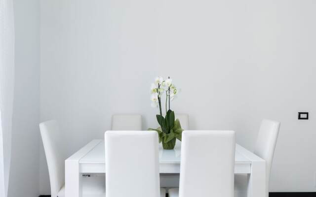 A World Aparts - The Artist's Suite