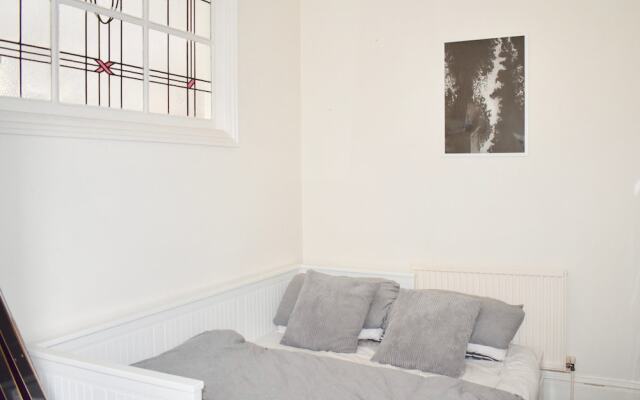 2 Bedroom Flat Next To Hove Seafront
