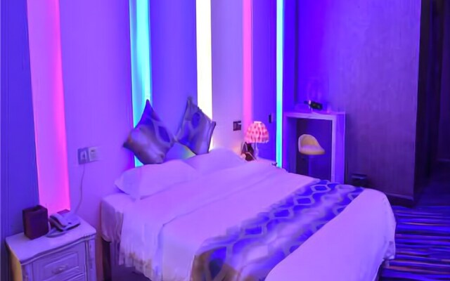 Romantic Coast Theme Hotel