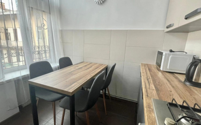 Куліша 15, апартаменти в центрі,ТЦ Форум,оперний