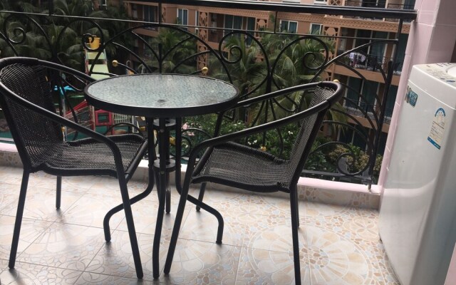 Atlantis condo resort pattaya by Jing