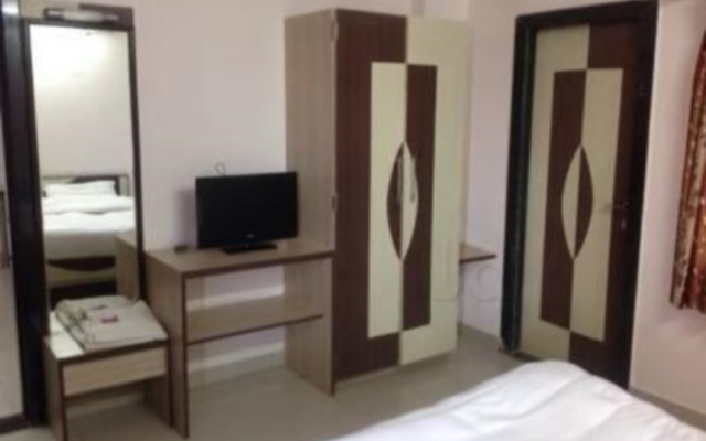 Hotel Amit Palace