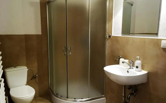 Modryna - Modrzewiowy Dom