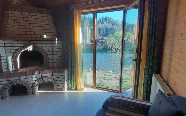 "Обійми гір"Котеджі