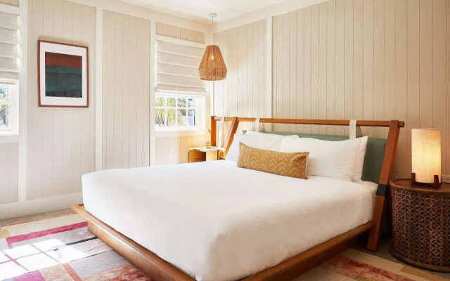 Life House, South of Fifth