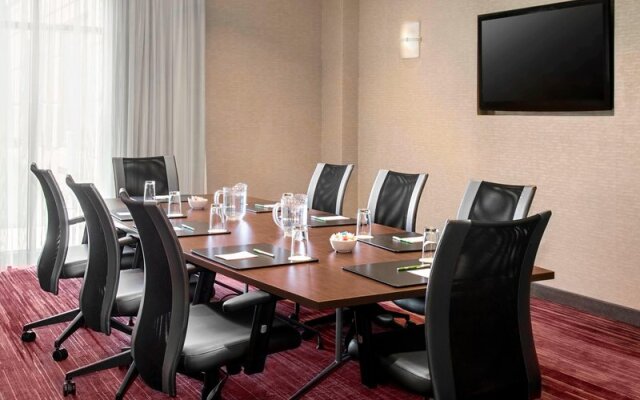 Courtyard Newark Elizabeth