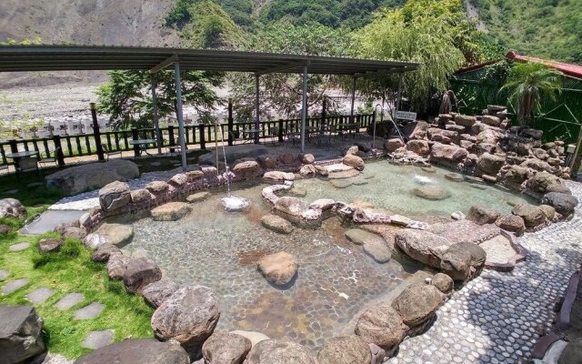 Fangchen Hot Spring Resort