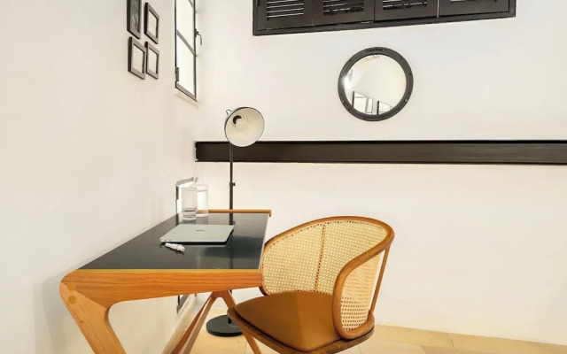 Modern-Rustic Haven in the City by Sea N Rent